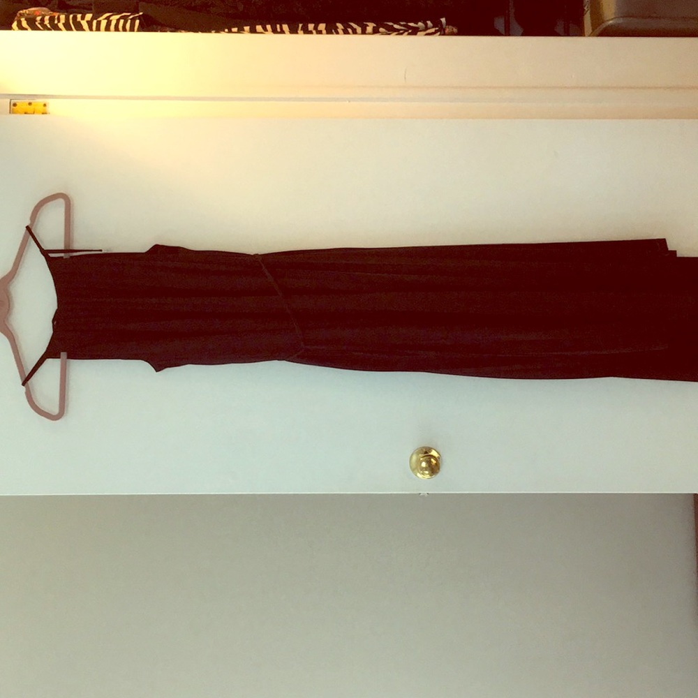 Mossimo long hi/lo black pleated dress, Size Lg.